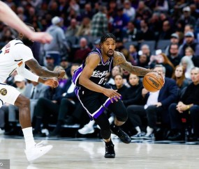 国王正积极寻求交易蒙克 想把他兜售给有争冠机会的球队