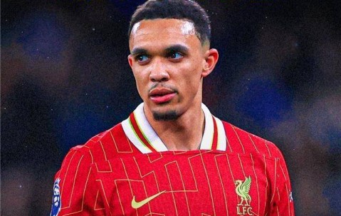 爱恨交加！利物浦球迷热议阿诺德离队：比欧文还差，会后悔去皇马