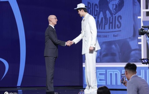 杨瀚森发文:努力扎根将梦想延续 生日礼物我很喜欢