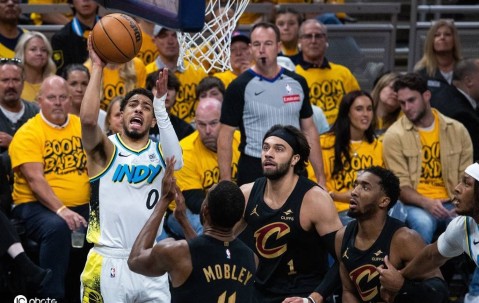 残暴！步行者半场三分18中12 领先骑士41分