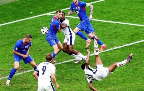 贝林官宣因伤将缺席长达一个月，英格兰蓝领生涯逐渐平庸，皇马接下来真的离不开他吗