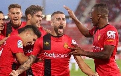 西甲激战：赫罗纳与西班牙人的命运对决