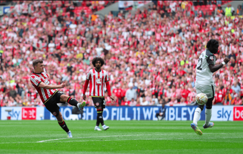 2-1！95分钟逆转绝杀 2.2亿奖金史上最高比赛：146年老店重返英超