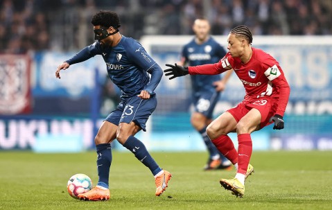 周日032意甲焦点战：AC米兰主场力克佛罗伦萨，2-1奏响胜利凯歌