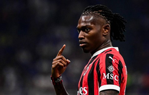 巴萨夏季重磅引援锁定阿尔瓦雷斯，马竞巨星年薪过千万