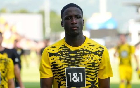 官方：多特蒙德天才中卫库利巴利转会法甲球队