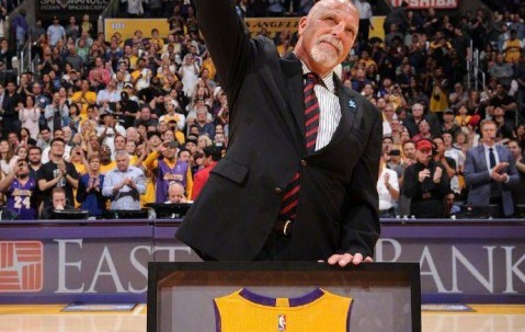 前湖人训练师:奥尼尔逼我看他擦屁股纸 还朝我扔来