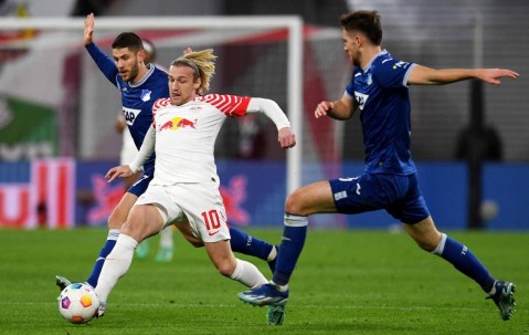 25152期胜负彩前瞻 | 德甲焦点战：奥格斯堡保级关键战，莱红牛争冠不容失分！