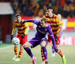 欧协联附加赛首回合3-0完胜 意甲第18佛罗伦萨占尽优势