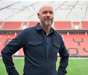 改变！霍伊伦夺冠暗讽曼联，滕哈格下课后，勒沃库森冲进前三