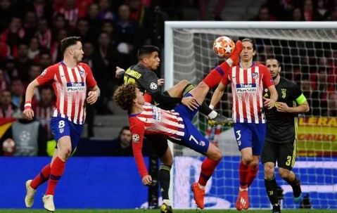 西甲争冠进入“刺刀战”！皇马巴萨生死博弈，黑马搅局+保级区大乱斗