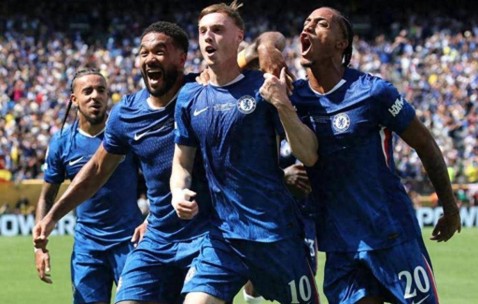 四冠王轰然倒下，新科欧冠冠军输球输人，足坛超级大满贯诞生