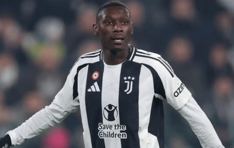 米兰体育热议穆阿尼转会大戏上演：巴黎要价过高，尤文深思熟虑