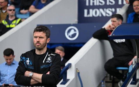 希勒点评曼联变化：卡里克的4231战术重塑球队信心与表现