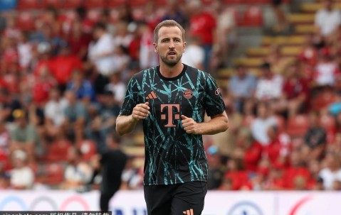 玩梗！凯恩：德甲捧杯的话 或许人们不再议论我的冠军数