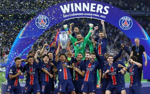 进退两难！26岁欧洲冠军门神面临无球可踢，错误时机造就尴尬局面