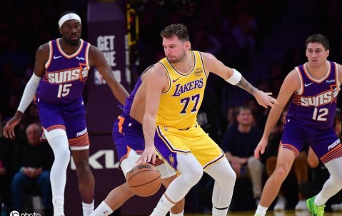 东契奇38+11詹姆斯10分 湖人负太阳7连胜被终结