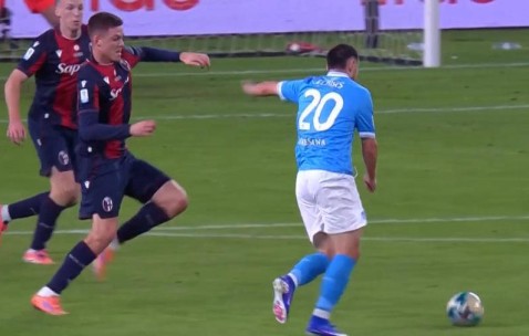 两连胜20完胜AC米兰与博洛尼亚，那不勒斯荣膺意甲与超级杯双冠王