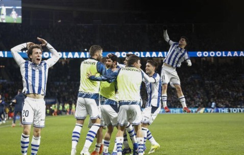 皇马暗自偷笑！巴萨3球被吹，西甲冠军11连胜告终