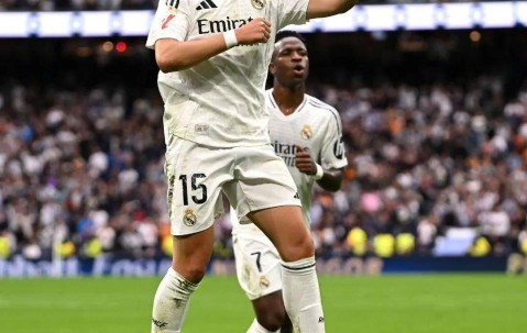 西甲争冠形势紧张，姆巴佩梅开二度，皇马落后巴萨4分！