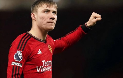 曼联冲击欧洲转会市场，重伤旧将为球队带来4000万巨款