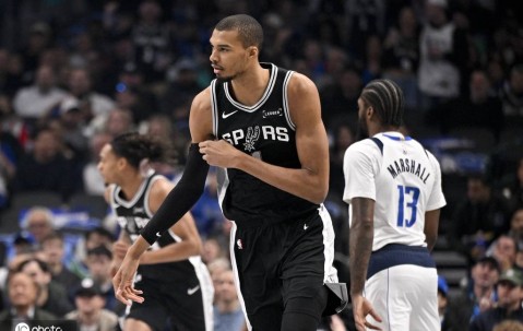 弗拉格空砍32分文班亚马29+11 独行侠不敌马刺