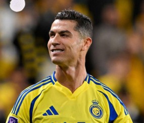 C罗谈姆巴佩:他不适合担任中锋,我若在皇马会教他打出独特风格