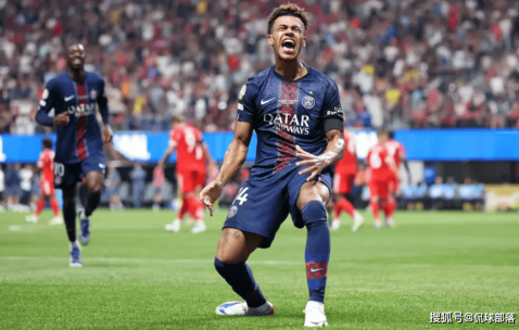 2人被红牌罚下！新科欧冠冠军2-0，杀进世俱杯四强，还送拜仁出局