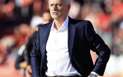 帕夫利季斯7点球救不了本菲卡！穆帅战术板被批：20年前的战术打不动现代足球