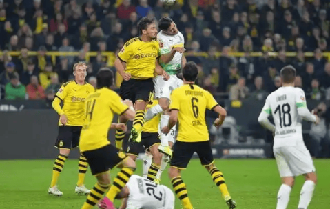 德甲焦点战！法兰克福残阵硬撼多特，10球王牌吉拉西冲击客场不败纪录