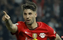 星空红牌瞬间引发争议