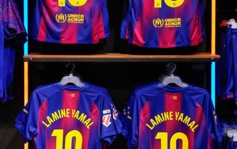 阿什拉夫：后场球员同样值得金球奖的认可