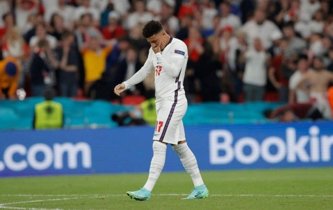 从1.3亿到2000万！25岁大英帝星身价断崖式下滑，曼联巨额投资恐打水漂