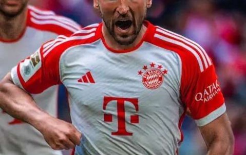 恭喜曼联！41球12助神锋欲加盟，巅峰回归复刻伊布神迹