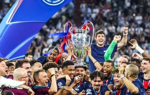 3-1，4-0！欧冠悲欢夜！蓝军拜仁进球大战，卫冕冠军巴黎主场收官