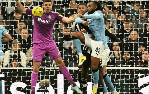 VAR掀波澜：曼城赢球仍愤怒，塞梅尼奥进球被吹引争议