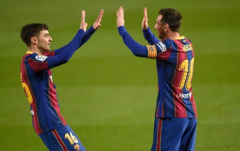 佩德里：梅西离队对俱乐部来说很艰难 被逼抢时老是想把球给梅西