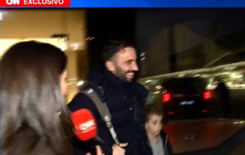 阿莫林回国远离曼联不禁开怀大笑，不必再受访500次！曝与巨头矛盾细节