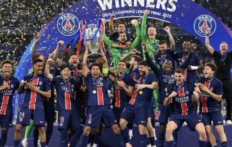 留洋还是留中超？王钰栋陷两难，范志毅：法甲比海参队强百倍