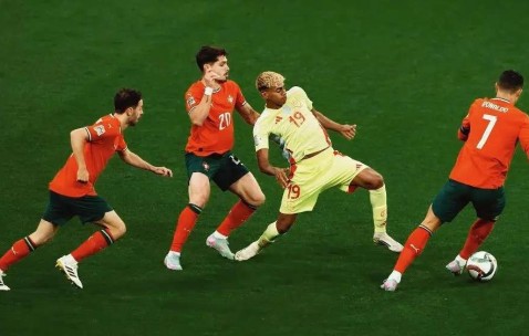 C罗率葡萄牙加冕，登贝莱、亚马尔争金球奖登顶