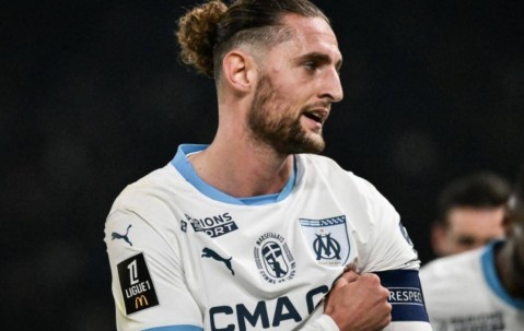 法甲126年老店内乱！打架2人全被官宣挂牌头号妈宝男铁定被清洗