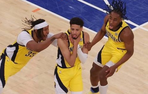 哈利伯顿31+11布伦森43分 步行者神逆转加时胜尼克斯