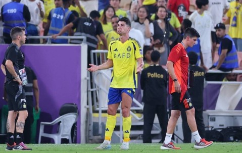 英超历史第一射手：C罗拿40万英镑日薪却旷工！掉价啊！