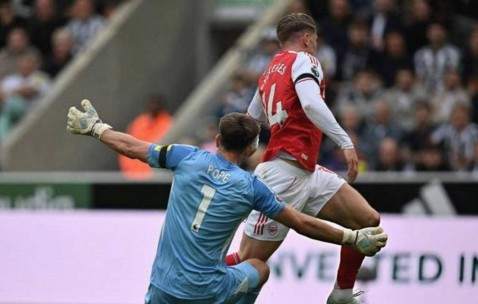 阿森纳女足今夜欧冠全球双冠到手，加时绝杀点燃酋长球场，姑娘们把历史写进传奇章节