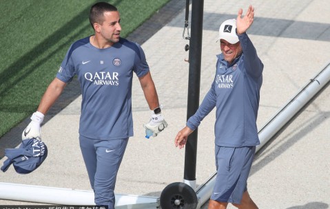 法甲第5轮重磅对决：马赛大战巴黎圣日耳曼，谁能笑到最后？