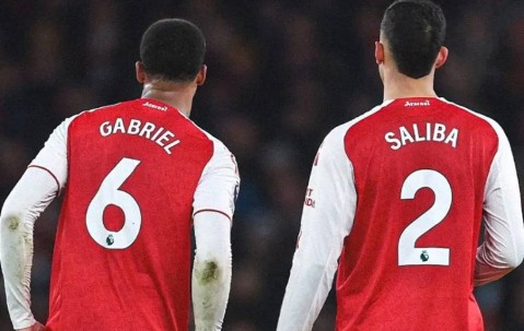 六分领跑却遭嘘声？阿森纳的冠军焦虑正在杀死美丽足球？