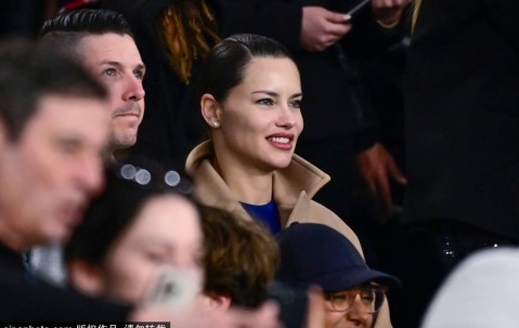 PSG力克阿森纳挺进欧冠决赛，女足门神埃普斯惊叹不已