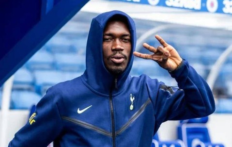 红牌+越位1厘米！十人本菲卡钢铁防线现形，穆帅光明球场决战15年魔咒