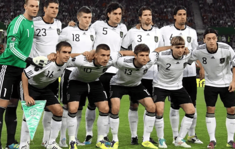 德甲生死对决！圣保利主场死磕莱比锡，保级韧性VS欧冠野心谁能破局？