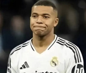 姆巴佩2025年遗憾错失四大奖项,巅峰之路陷入低谷